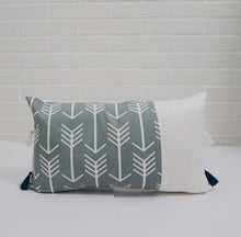 Load image into Gallery viewer, ENOC LUMBAR, 12x20&#39;&#39; - Pillow Cover -