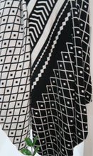 Load image into Gallery viewer, FOXI, THROW Blanket