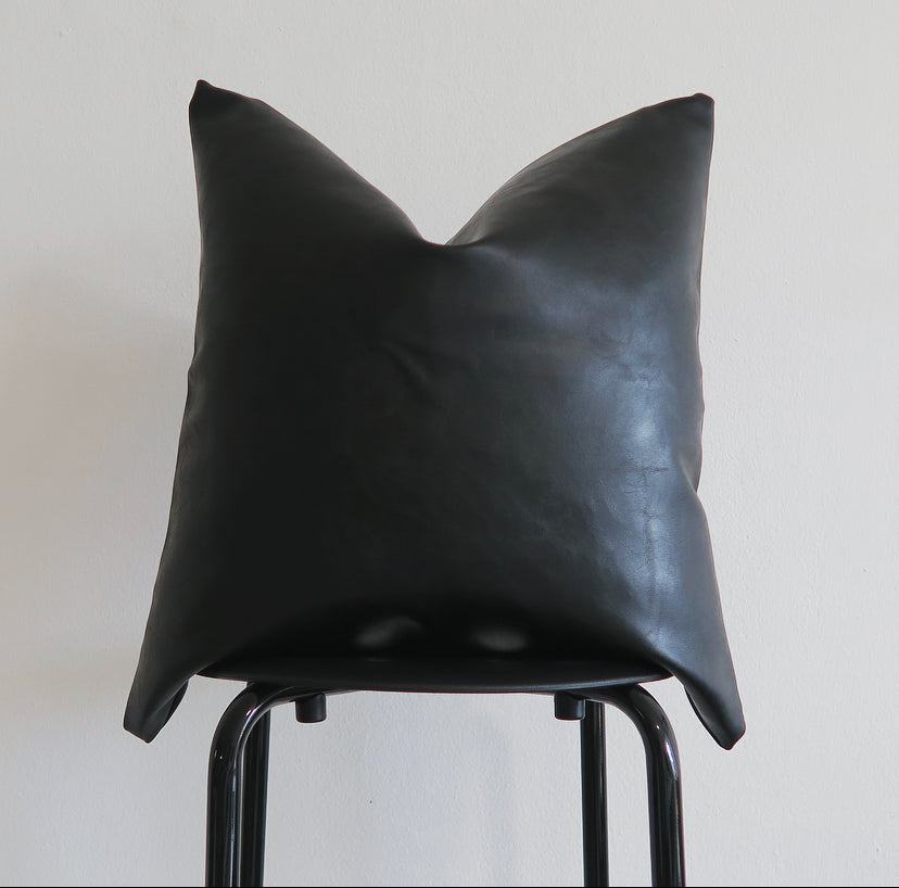 DELPHINE, 18x18'' - Pillow Cover